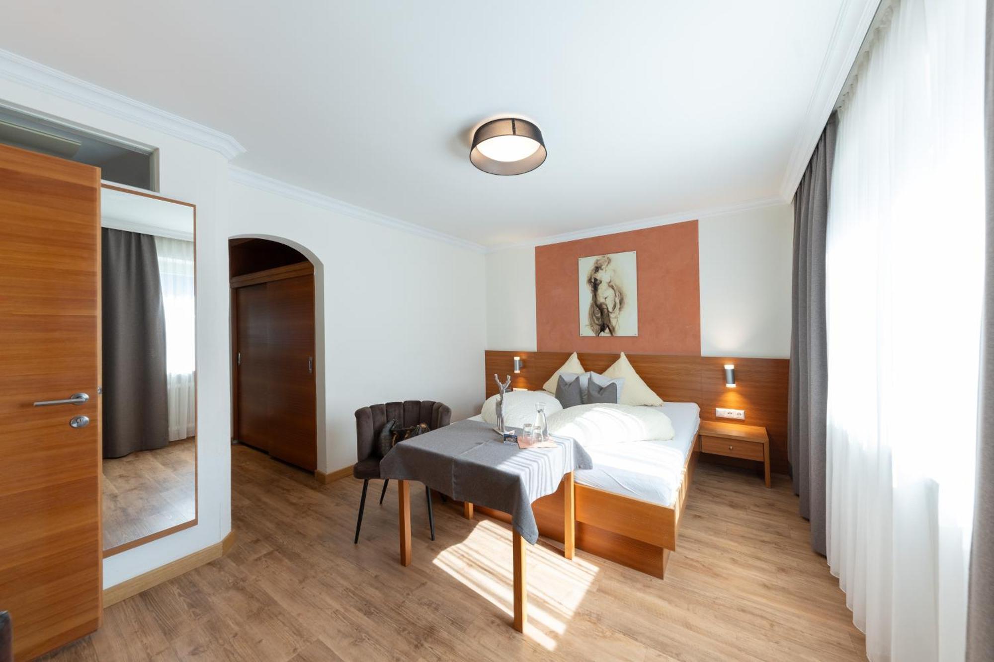 Pension St.Lukas Pfunds Exterior foto