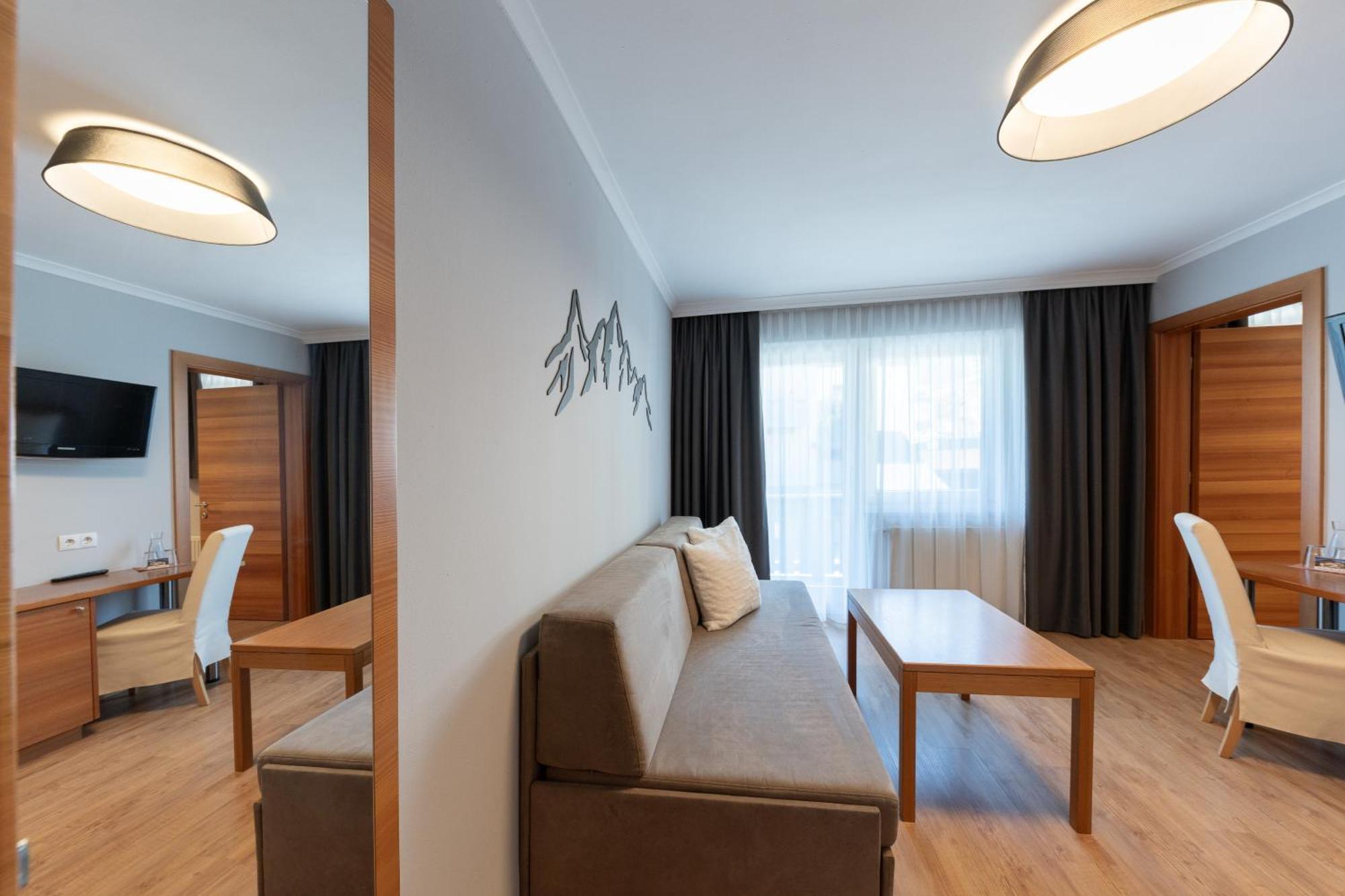 Pension St.Lukas Pfunds Exterior foto